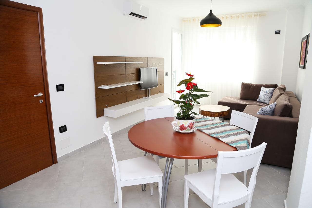 Carpe Diem Apartments-Hotel Shengjin Bagian luar foto