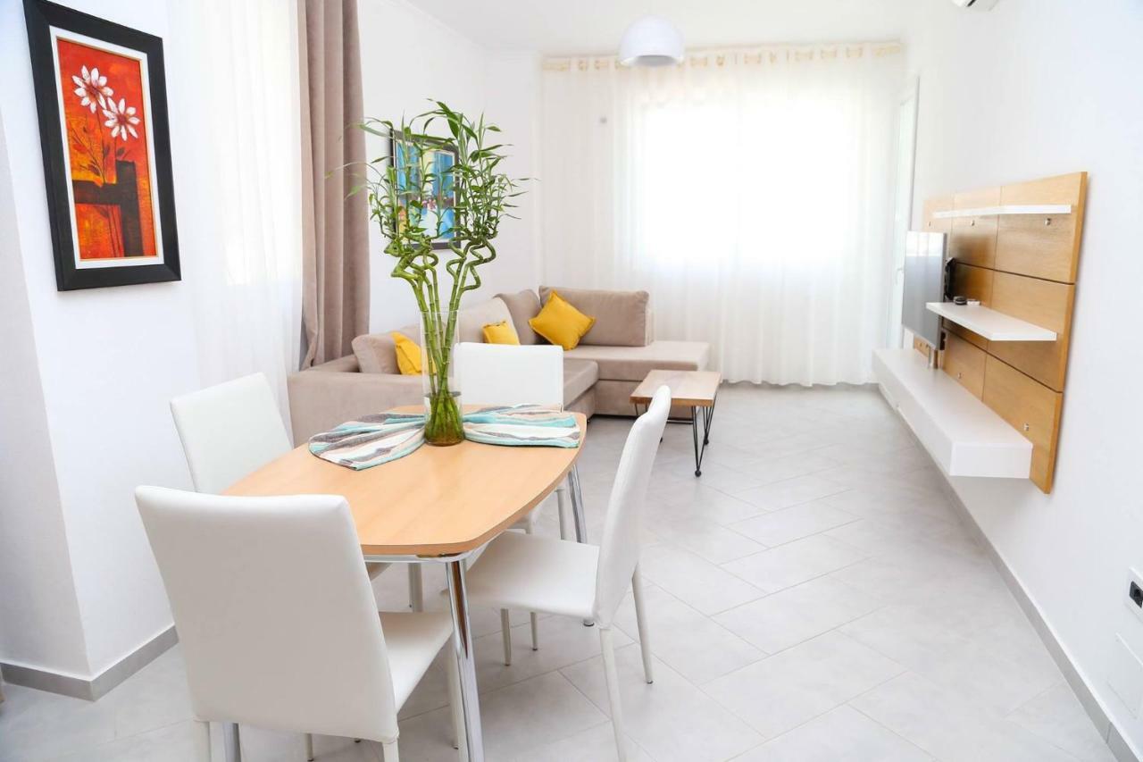 Carpe Diem Apartments-Hotel Shengjin Bagian luar foto